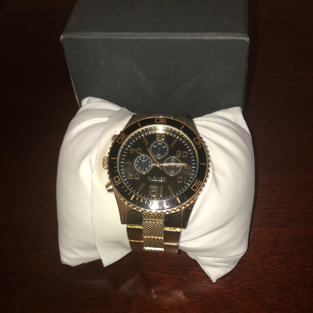 Gold Geneva watch ( brand new )